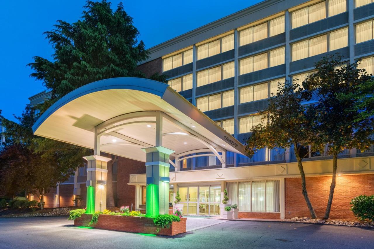 Holiday Inn Express & Suites Charlottesville By Ihg Bagian luar foto