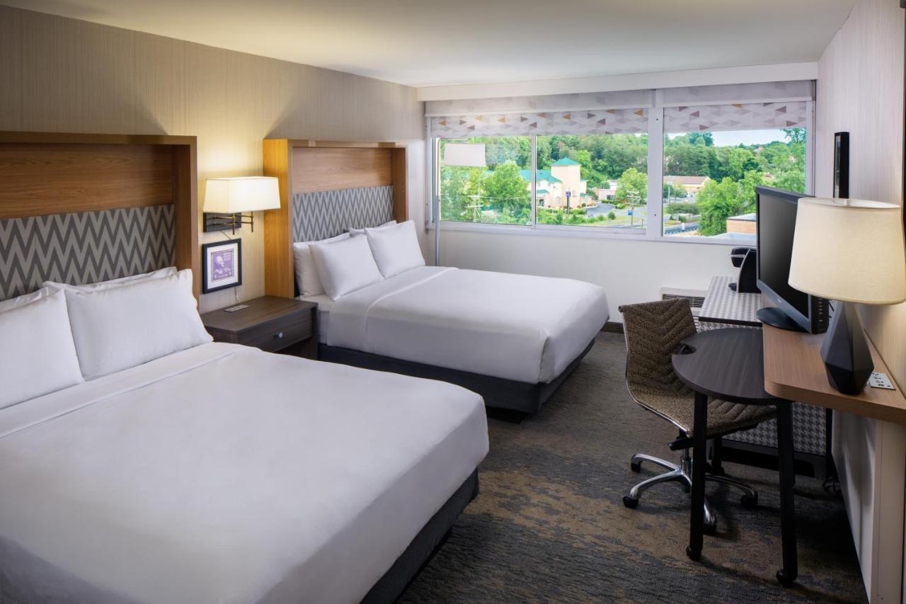 Holiday Inn Express & Suites Charlottesville By Ihg Bagian luar foto