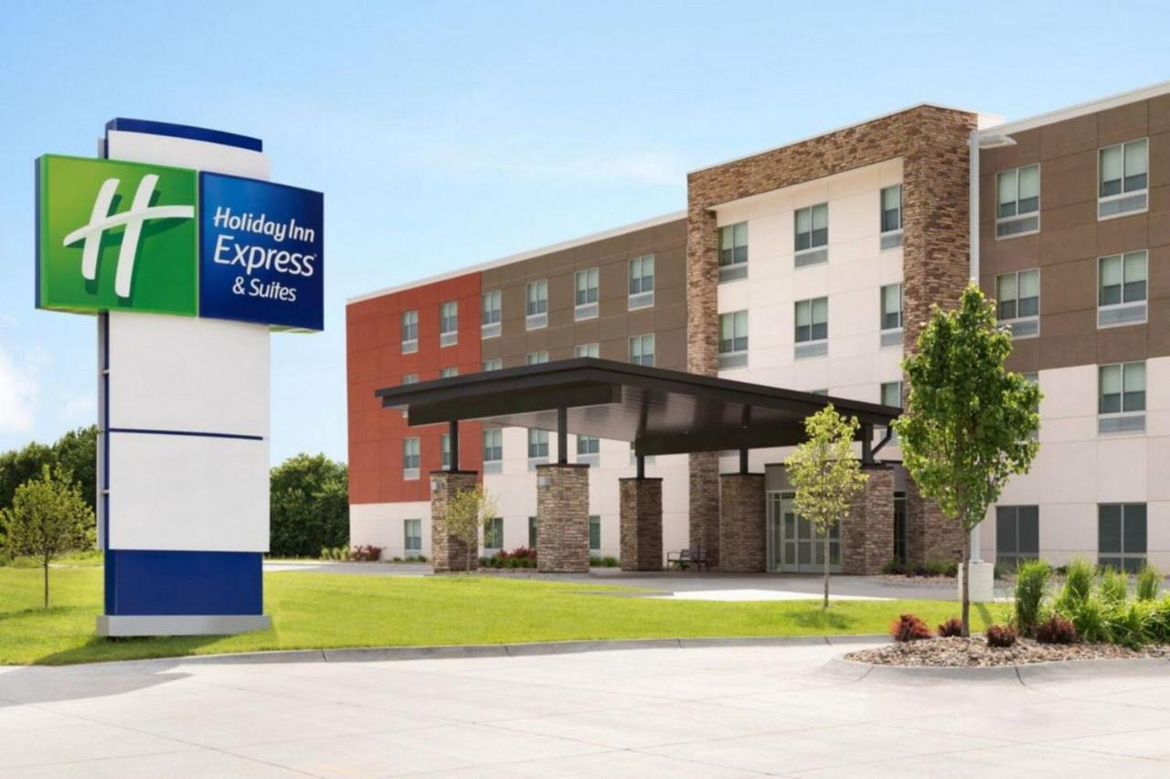 Holiday Inn Express & Suites Charlottesville By Ihg Bagian luar foto