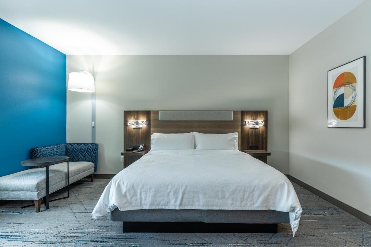 Holiday Inn Express & Suites Charlottesville By Ihg Bagian luar foto