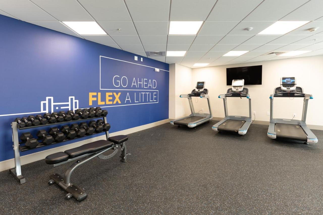 Holiday Inn Express & Suites Charlottesville By Ihg Bagian luar foto
