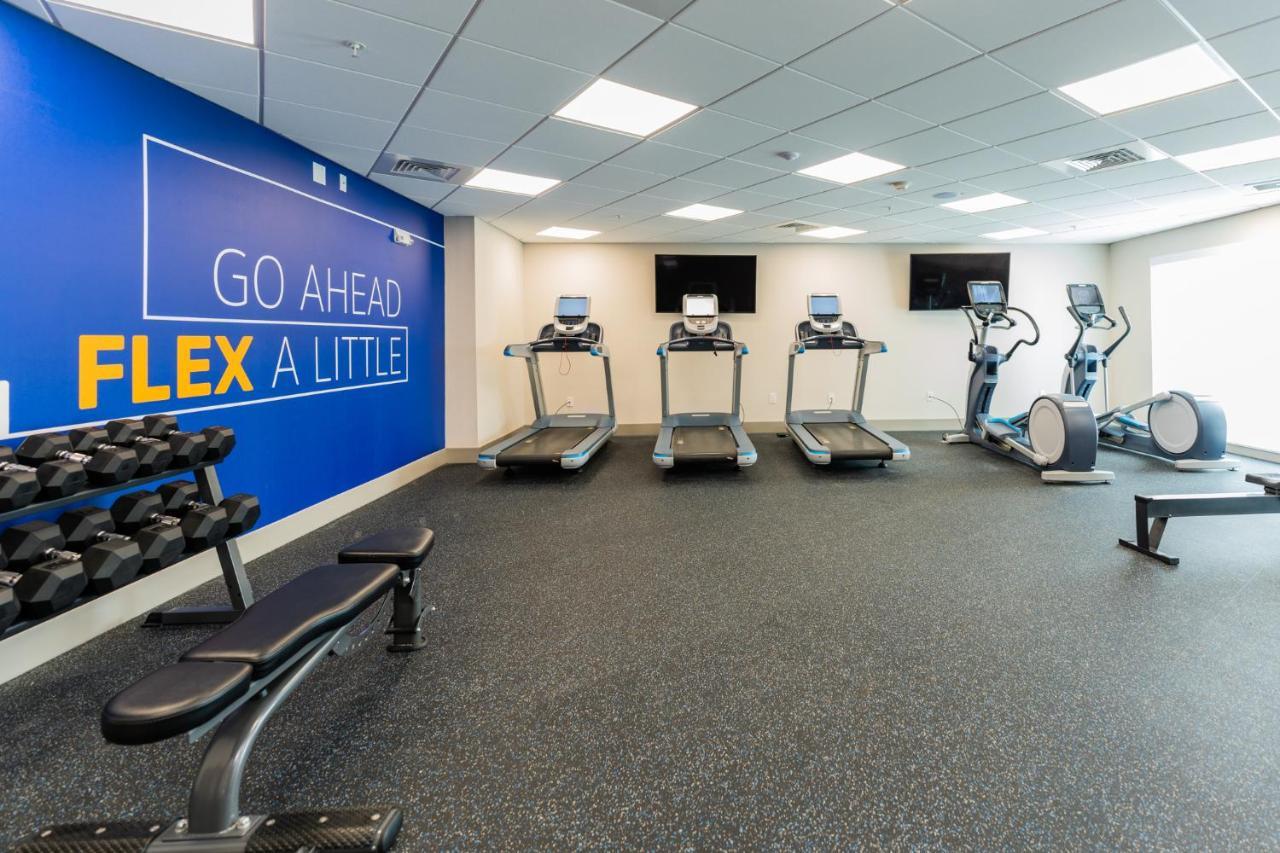 Holiday Inn Express & Suites Charlottesville By Ihg Bagian luar foto