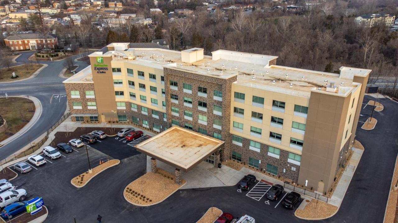 Holiday Inn Express & Suites Charlottesville By Ihg Bagian luar foto