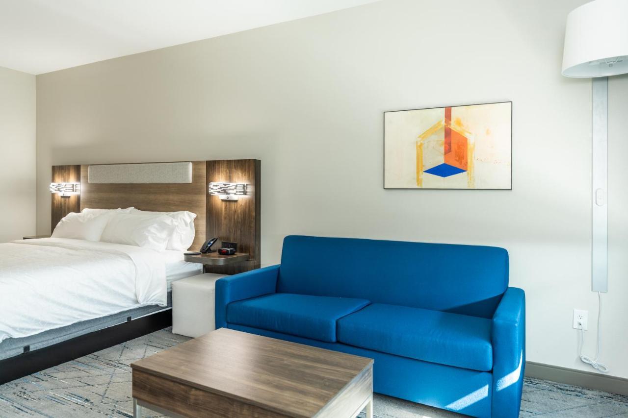 Holiday Inn Express & Suites Charlottesville By Ihg Bagian luar foto