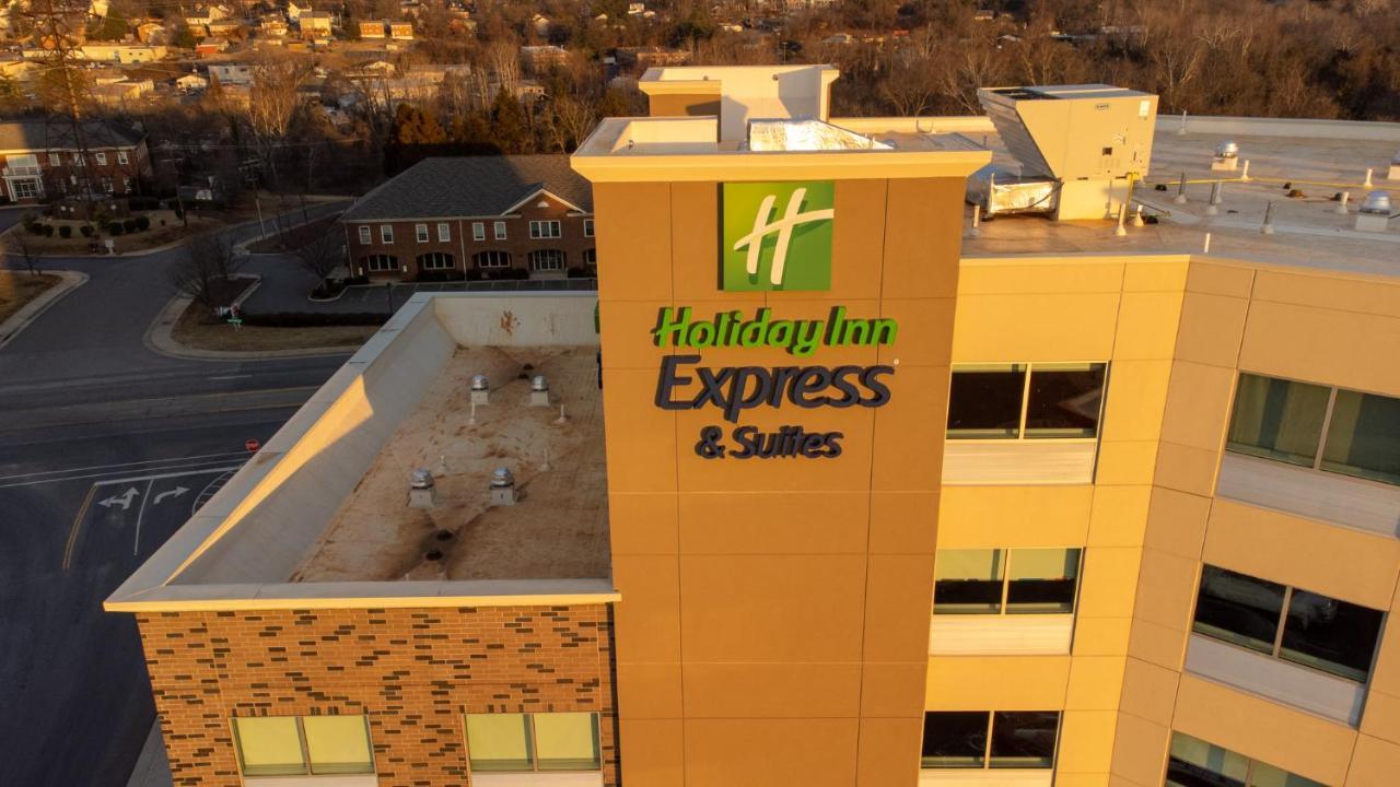 Holiday Inn Express & Suites Charlottesville By Ihg Bagian luar foto