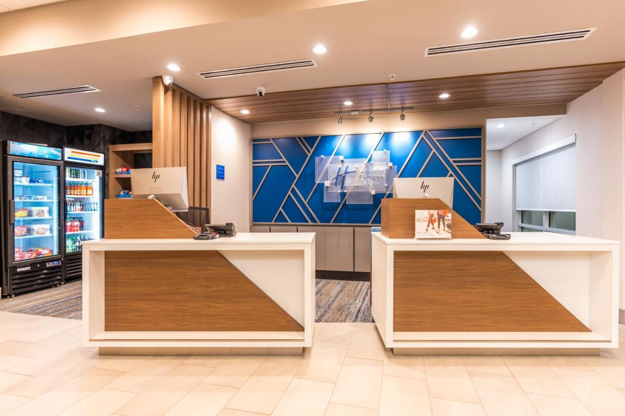 Holiday Inn Express & Suites Charlottesville By Ihg Bagian luar foto