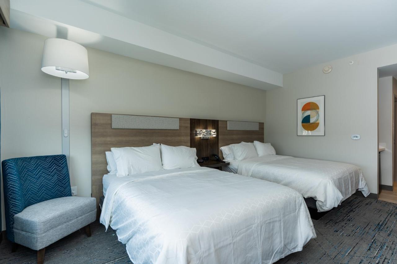 Holiday Inn Express & Suites Charlottesville By Ihg Bagian luar foto