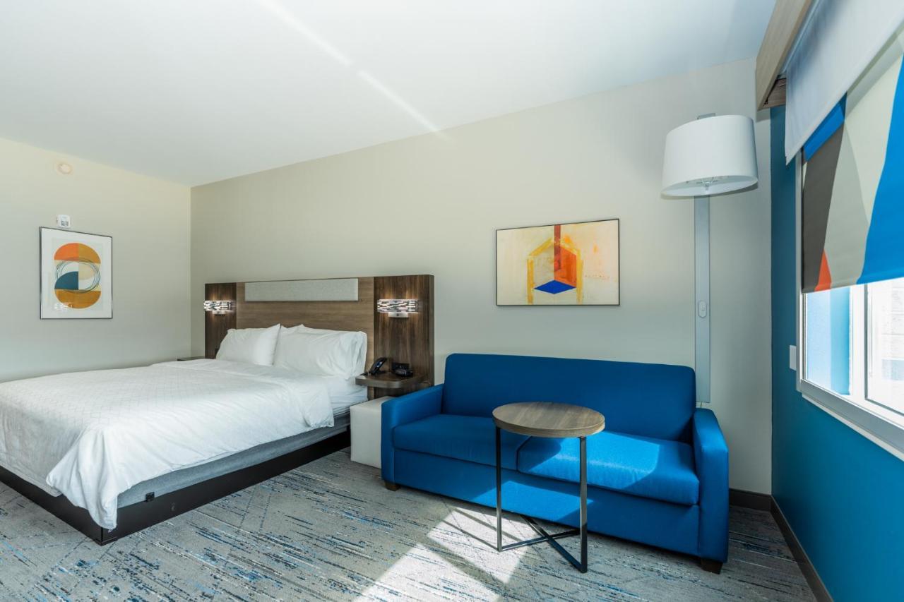 Holiday Inn Express & Suites Charlottesville By Ihg Bagian luar foto