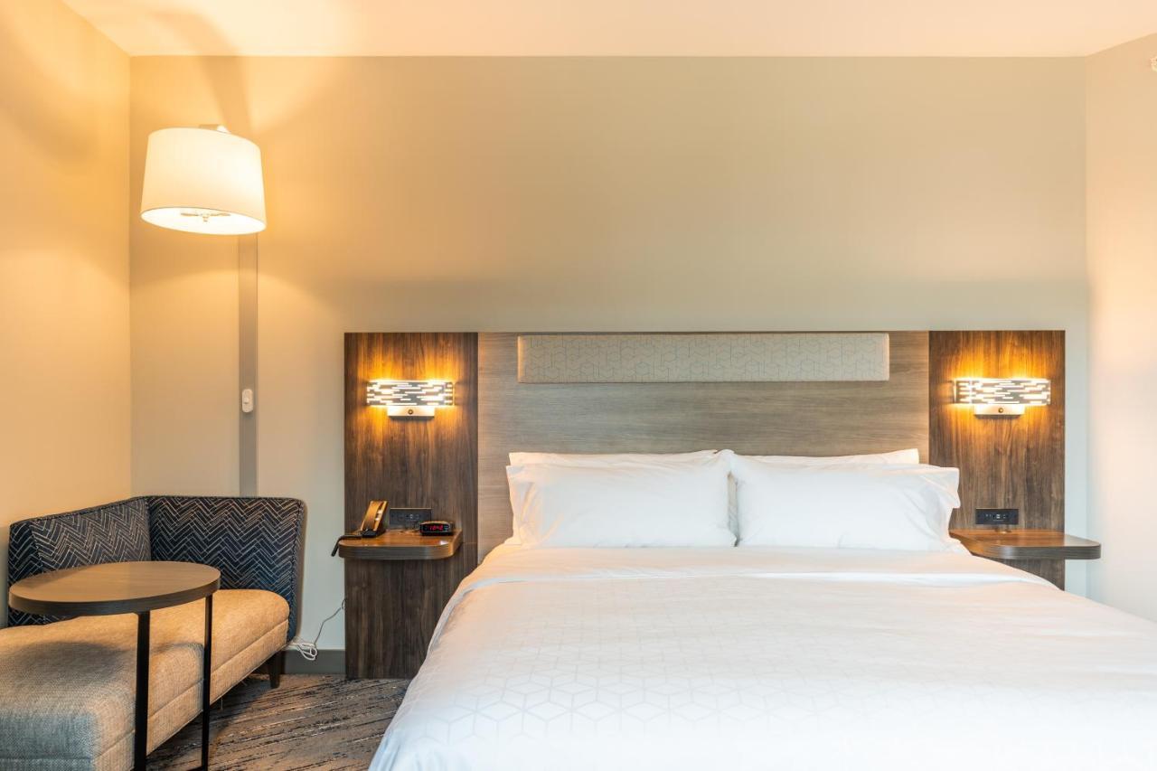 Holiday Inn Express & Suites Charlottesville By Ihg Bagian luar foto
