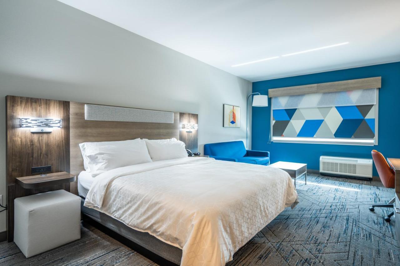 Holiday Inn Express & Suites Charlottesville By Ihg Bagian luar foto