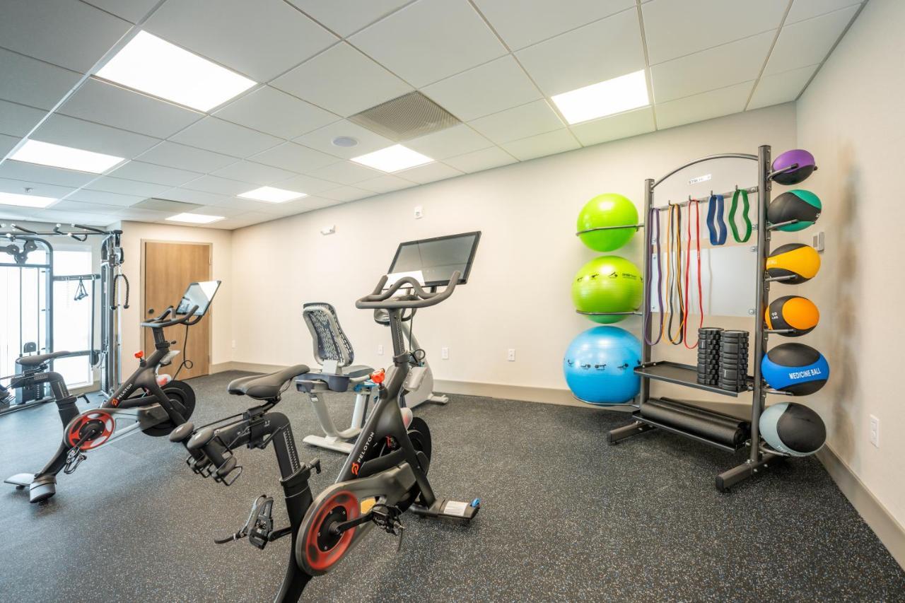 Holiday Inn Express & Suites Charlottesville By Ihg Bagian luar foto